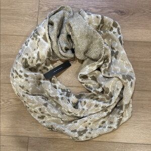 Tahari Beige Knit infintiy Scarf